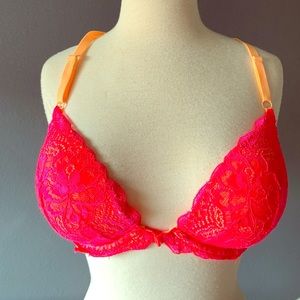 Victoria 👙 secret lacy bra